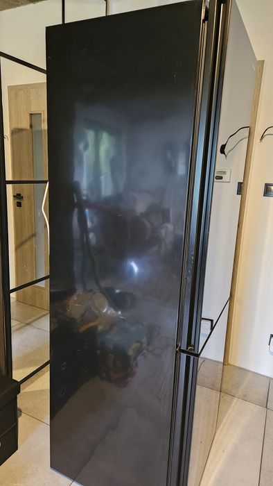 Lodówka Sharp Czarna Szklane Drzwi