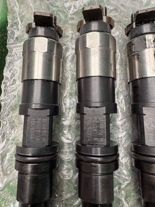 Wtryskiwacze john deere RE 529118