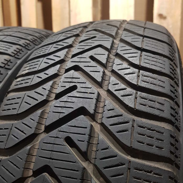 Pirelli  195/55/17 Шини Зимові (4шт) з Європи б/в Р17