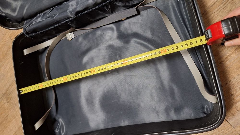 Чемодан великий.