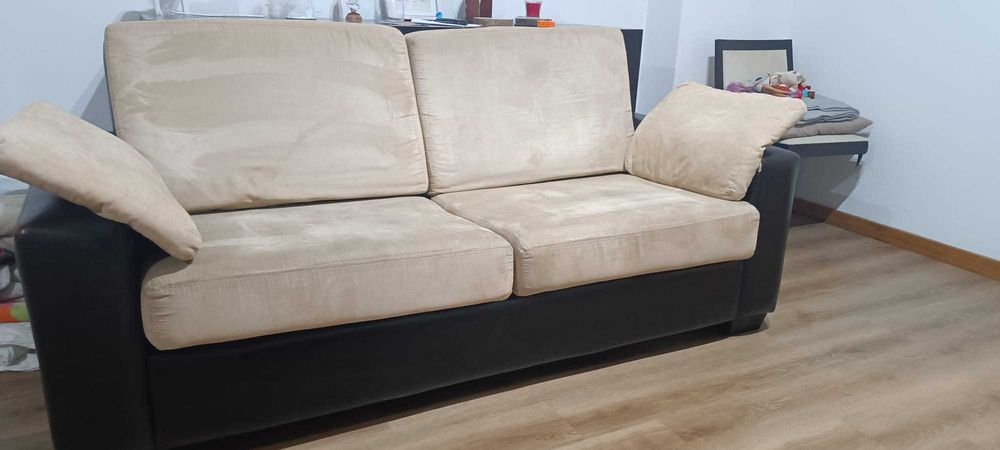 Sofá em Pele - Bom estado