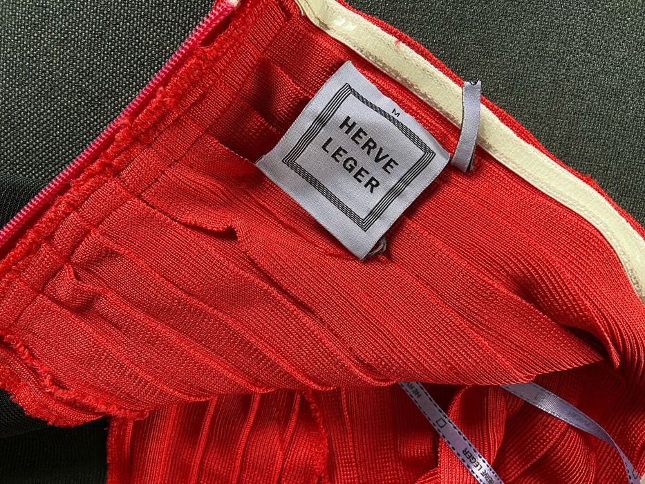 Красное бандажное платье Herve Leger