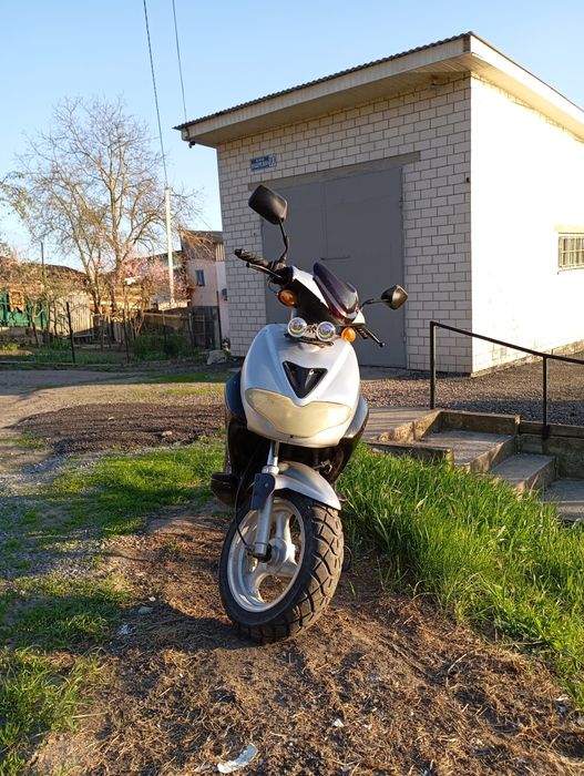 Продам скутер дефіант велон 125 кубів