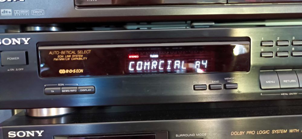 Conjunto SONY - Amplificador TA-AV570 + Sintonizador ST-261