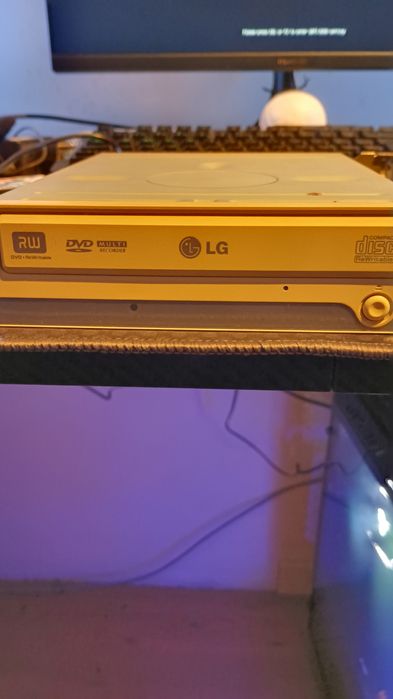 Gravador DVD LG GSA-4040B – a funcionar