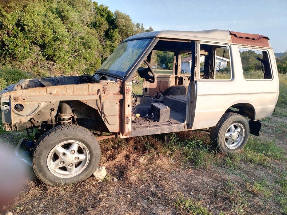 Discovery 300 - Chassis com carroceria nua com documentos