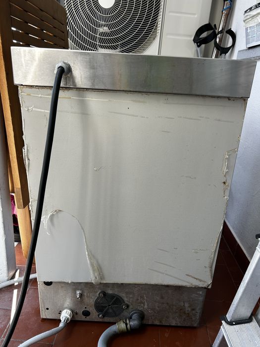 Máquina profissional de lavar copos – Omniwash DUE A-Q