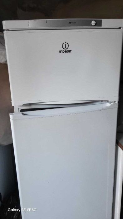 холодильник Indesit двохкамерний