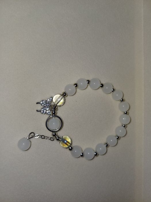 Pulseira de pedras frias branca. Nova.