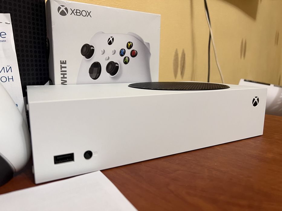 Ігрова консоль Xbox Series S 512GB+ 2 геймпади+ коробка!