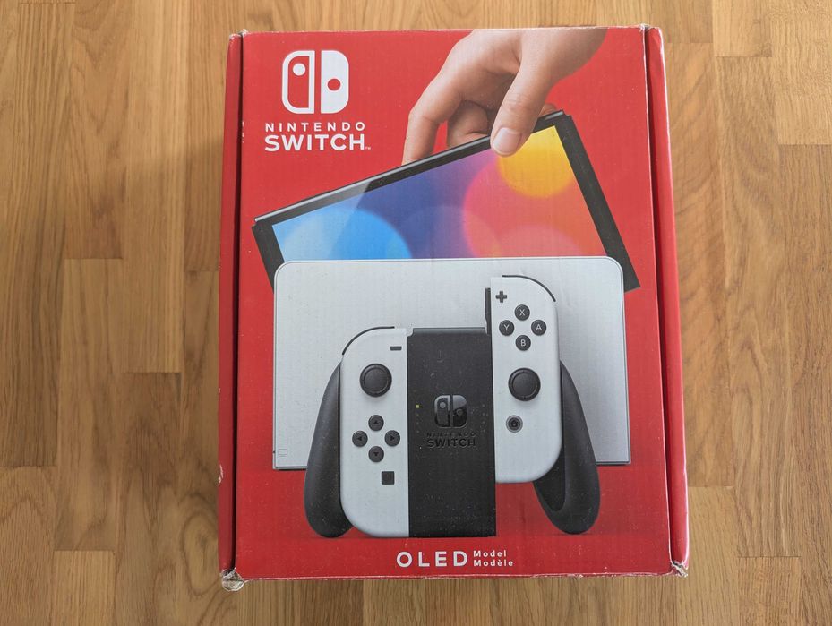 Nintendo Switch Oled, в ідеалі, комплектація