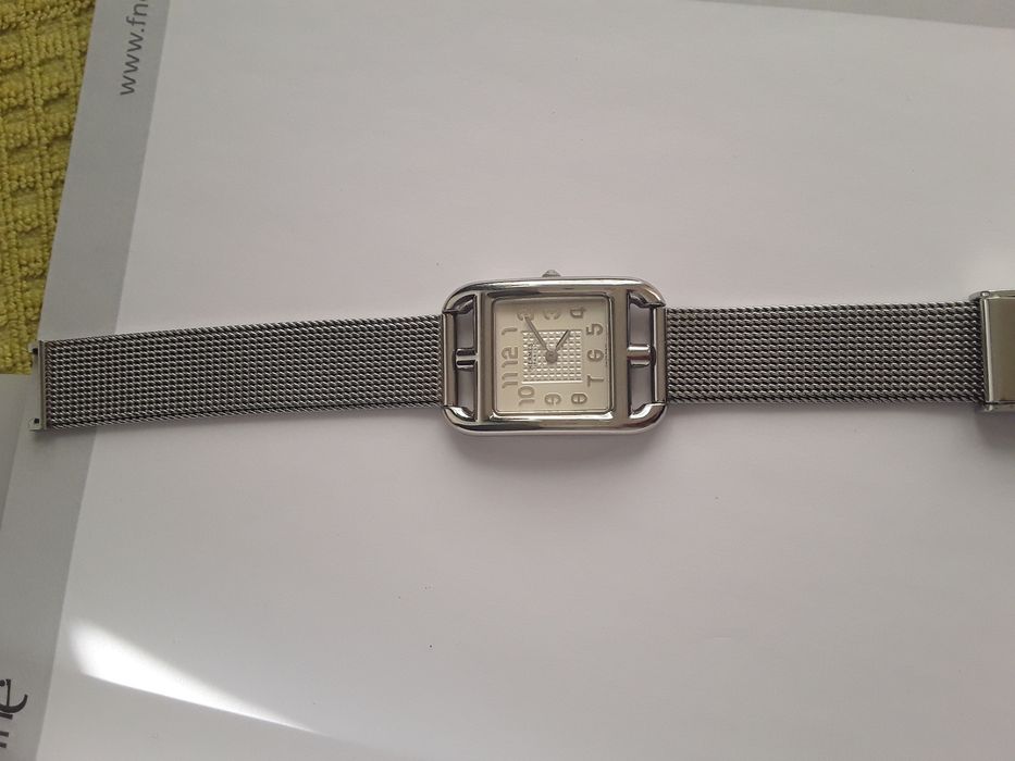 Vendo relógio de Senhora Hermès Cape Code usado