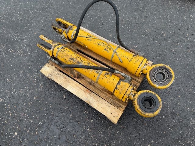 volvo a 35 c siłownik skrętu komplet 2 szt