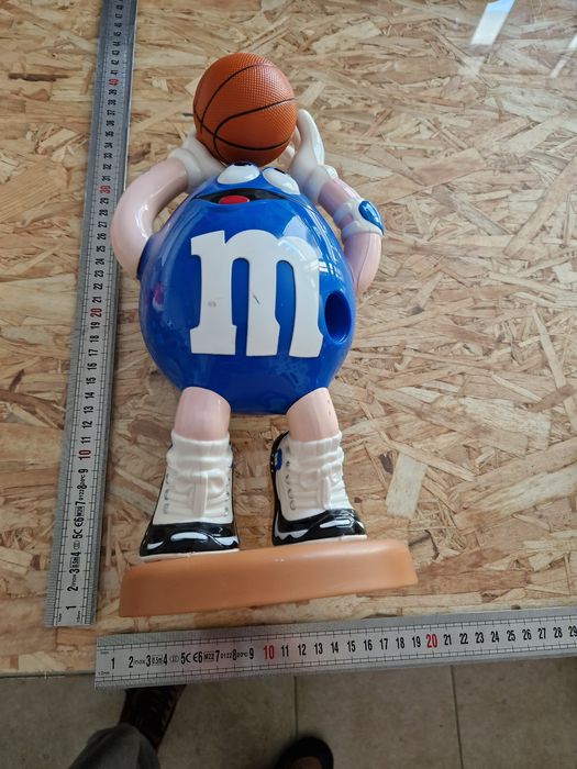 Boneco dispensador M&M