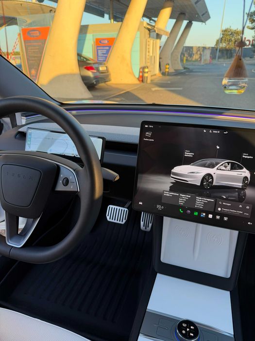 Tesla Model 3 RWD – 12/2024 – 25.000 km – Extras