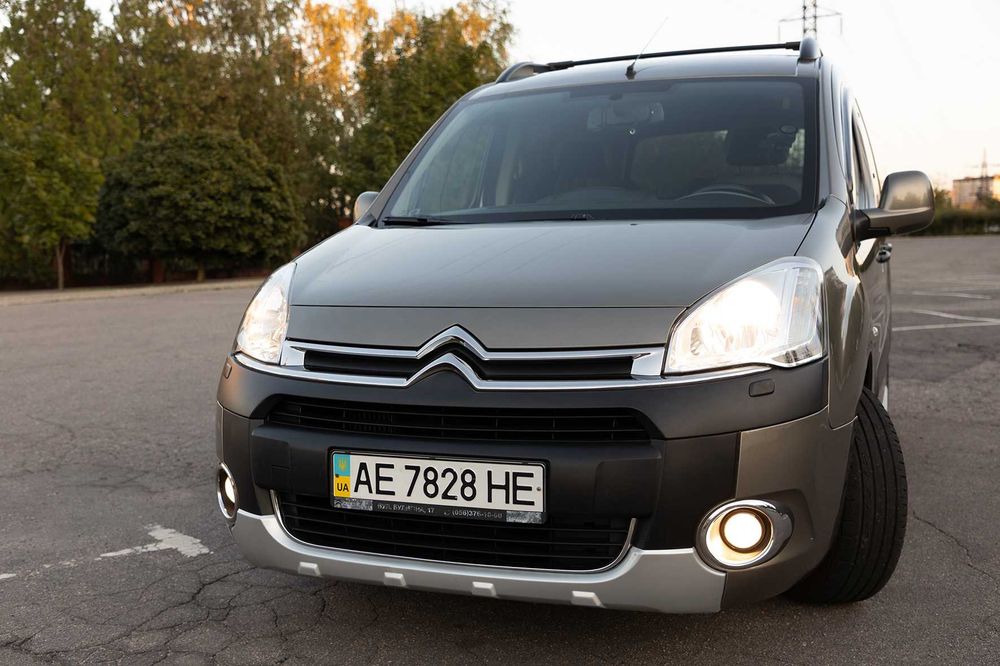 Продаж авто Citroen Berlingo 2014