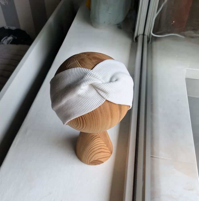 Opaska ecru przeplatana prążek prążkowana elastyczna szeroka biała wio