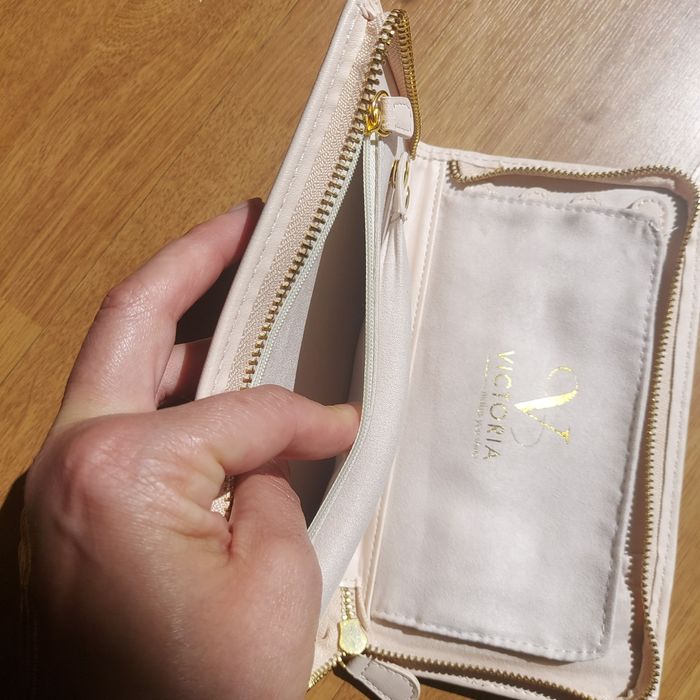 Carteira / prochete  guarda joias