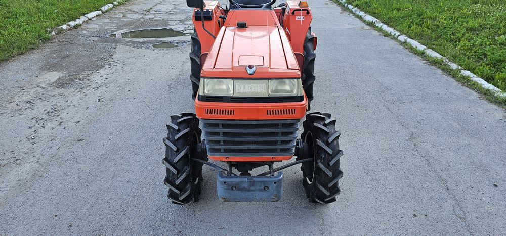 Kubota L1 215 мінітрактор Трактор Японський