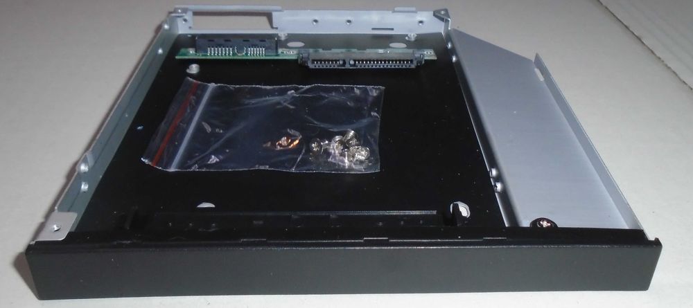 Adaptador Caddy Ewent SATA III SSD/HDD para drive óptica. Estado NOVO