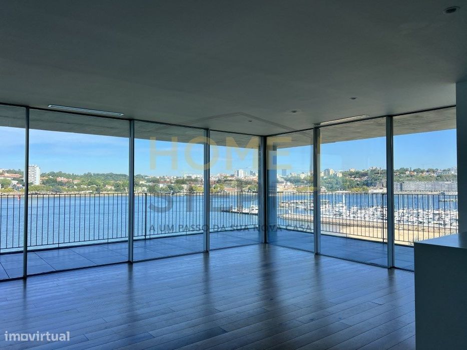 Apartamento T3 com Vista Rio, Edifício Cais D'Afurada