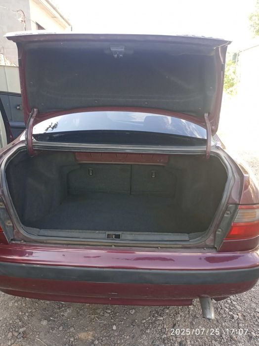 Автомобіль Toyota Carina-E
