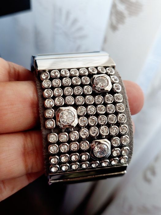 Relógio DKNY com cristais Swarovski