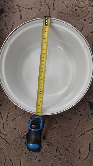 Кастрюли эмалированные 5 и 3л новые