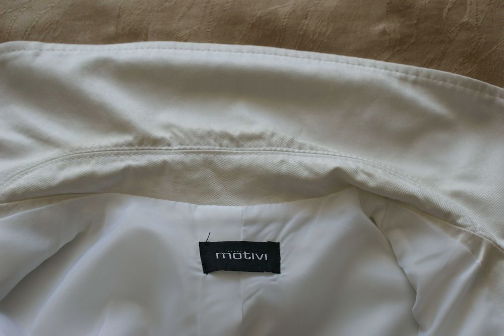 Motivi biała krótka marynarka elegancka dwurzędowa S-36 wesele ślub