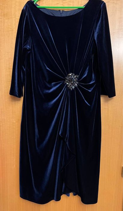 Жіночі плаття Potis & Verso та інші.