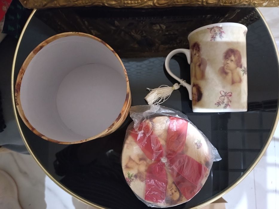 Kubek z aniołkami w pudełku  prezentowym