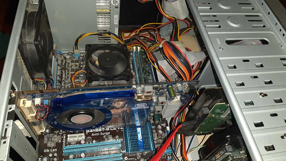 Системный блок компьютера.