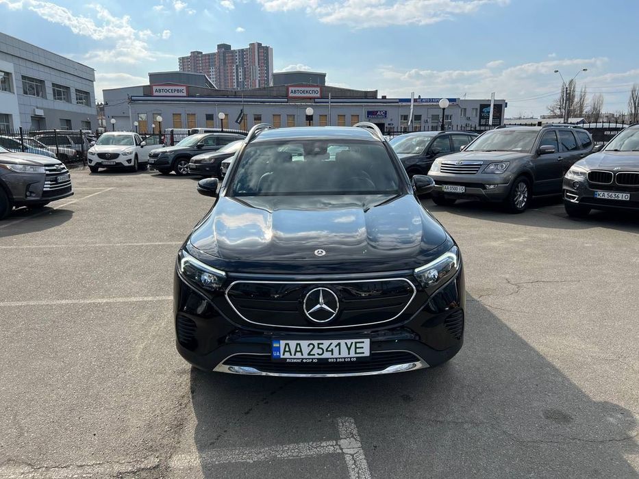Mercedes-Benz EQB 250 2022 (модельний 2023) • 7 місць • Електро • До 420 км