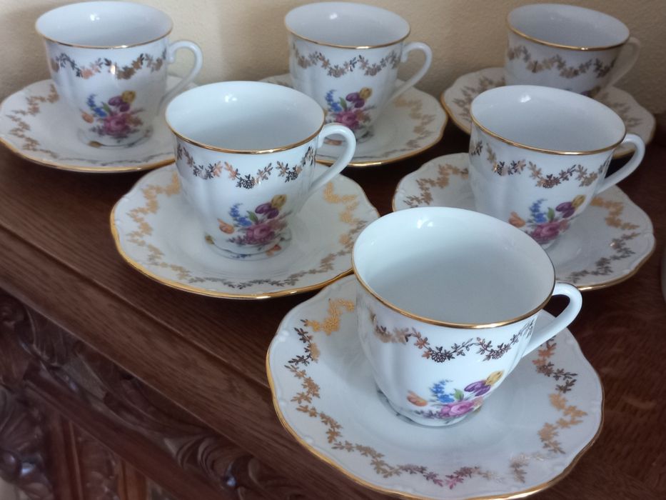 Komplet porcelanowych filiżanek- Czechosłowacja lata 70. XX w.- 6 szt.