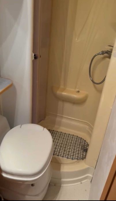 Alugo autocaravana 4 pessoas bom preço