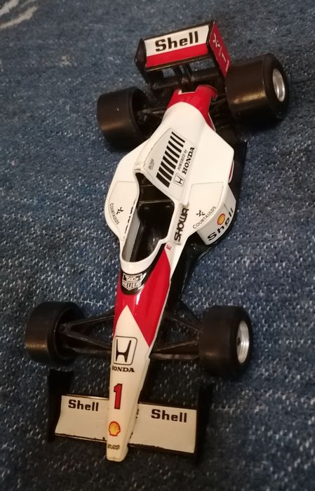 Miniatura F1 McLaren Honda Bburago 1/24 - Ayrton Senna (Direção Funcional)