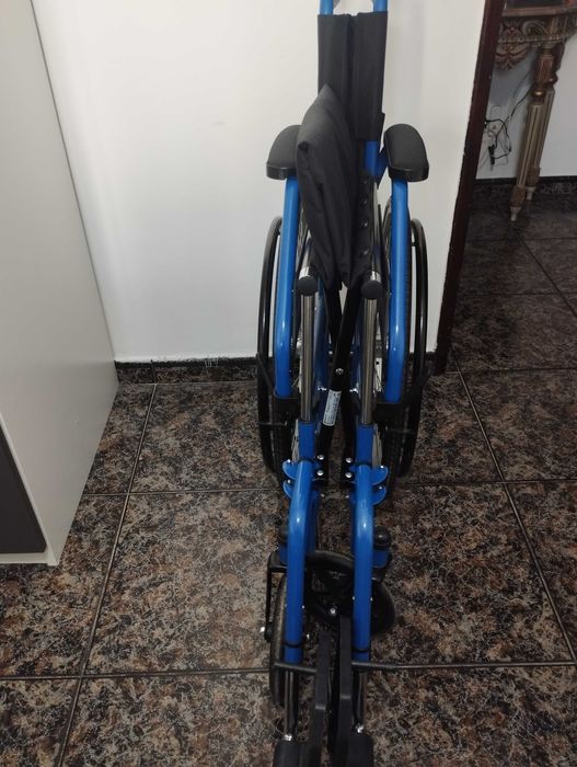 Vendo cadeira de rodas