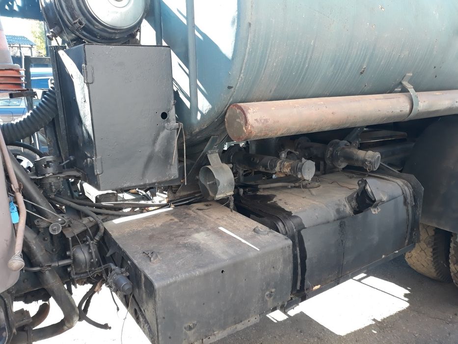 Бензовоз- топливозаправщик МАЗ 500