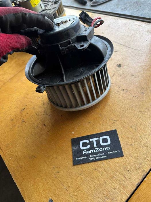 Моторчик печки отопителя Рено лагуна Меган Сценник