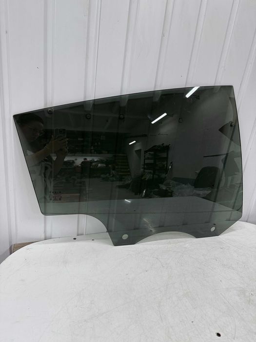 Скло Праве заднє переднє Tesla MY 22 M3 18- MS 16-21 скло праве Тесла