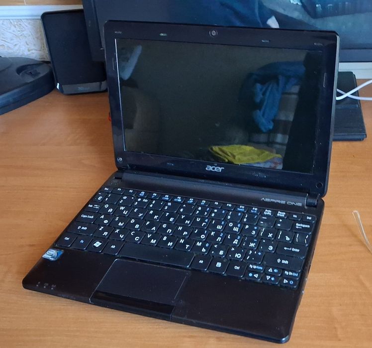 Нетбук Acer aspire one