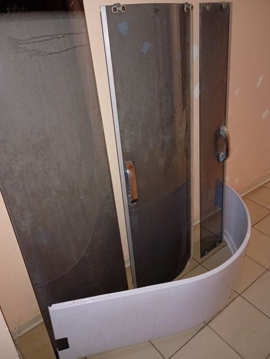 Панель для поддона душевой кабины.