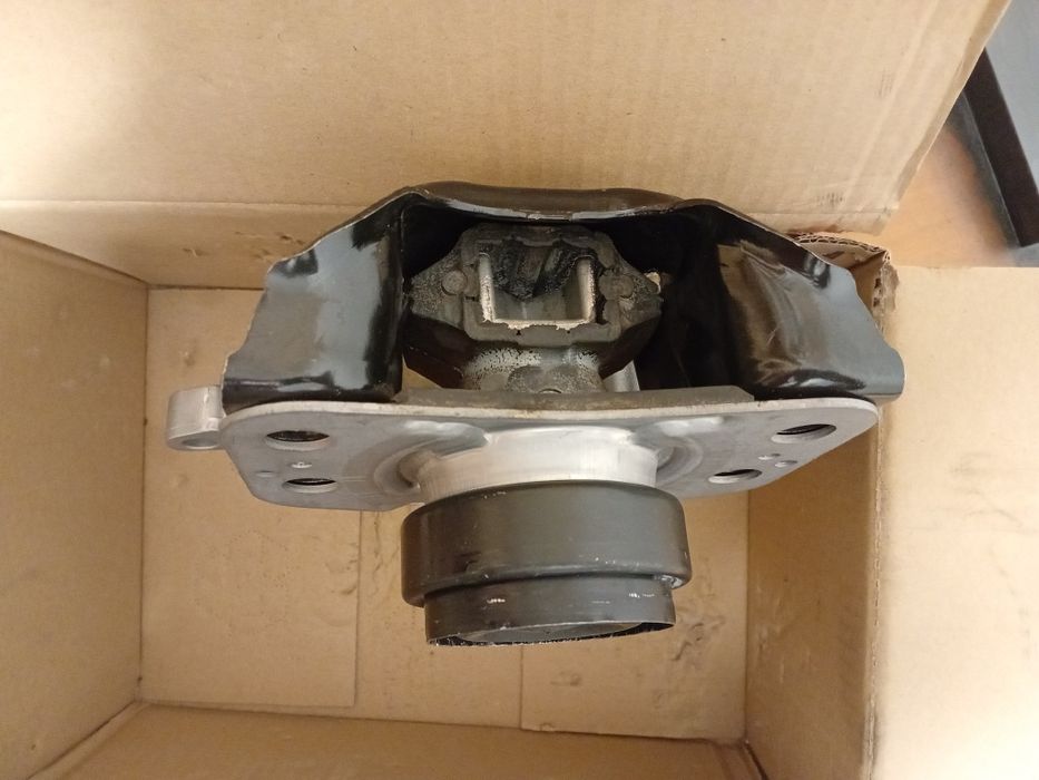 Подушка мотора Renault Twingo II  1,5 dCi