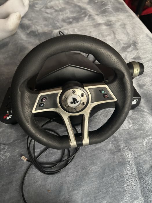 Volante e Pedais Thrustmaster T80 Racing Wheel (PS4 / PS3 / PC)