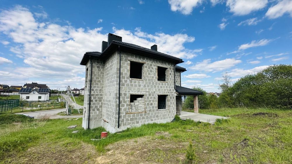 Продаж Будинок в Елітному районі Зубри / 0 - Цикл / Зубра/ 3 хвилини до м. Львів