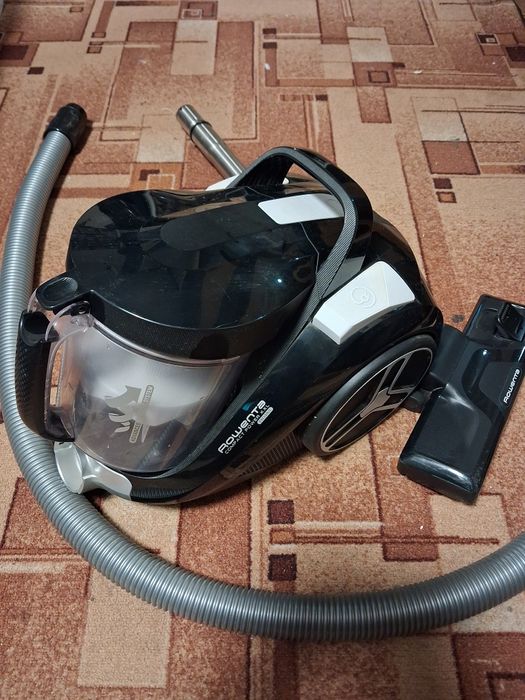 Пылесос Rowenta.