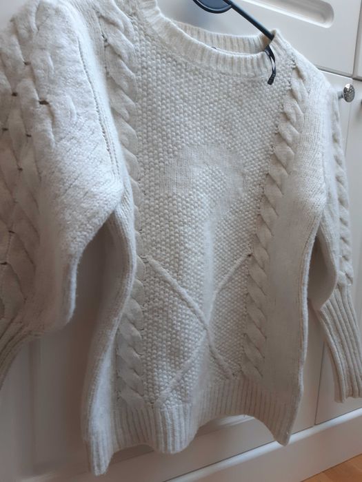 Sweterek Guessa bufiaste rękawy S