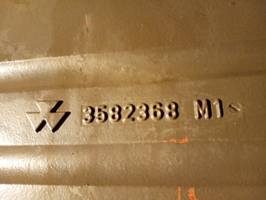 Używana obudowa skrzyni biegów MF 3090