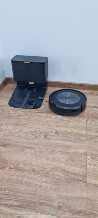 iRobot Roomba j7+ – Robot Odkurzający z Stacją Opróżniającą