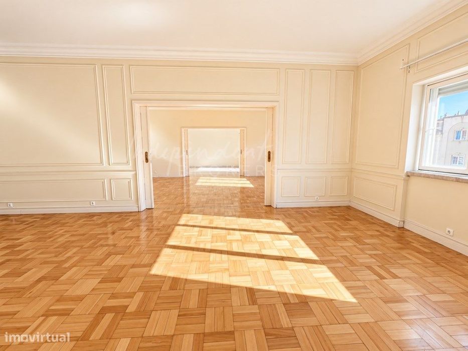 Apartamento T5 Para Arrendamento [Avenida António Augusto Aguiar]